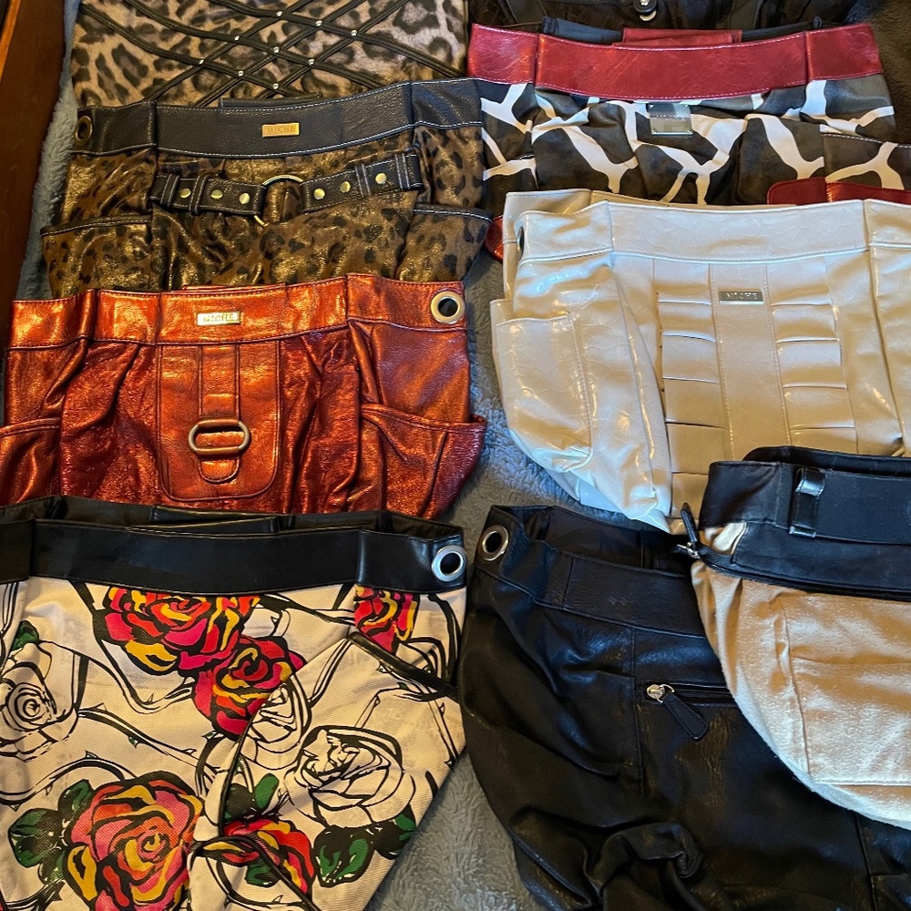 MICHE Demi Purse 13 Shells 70% off + FREE SHIPPING